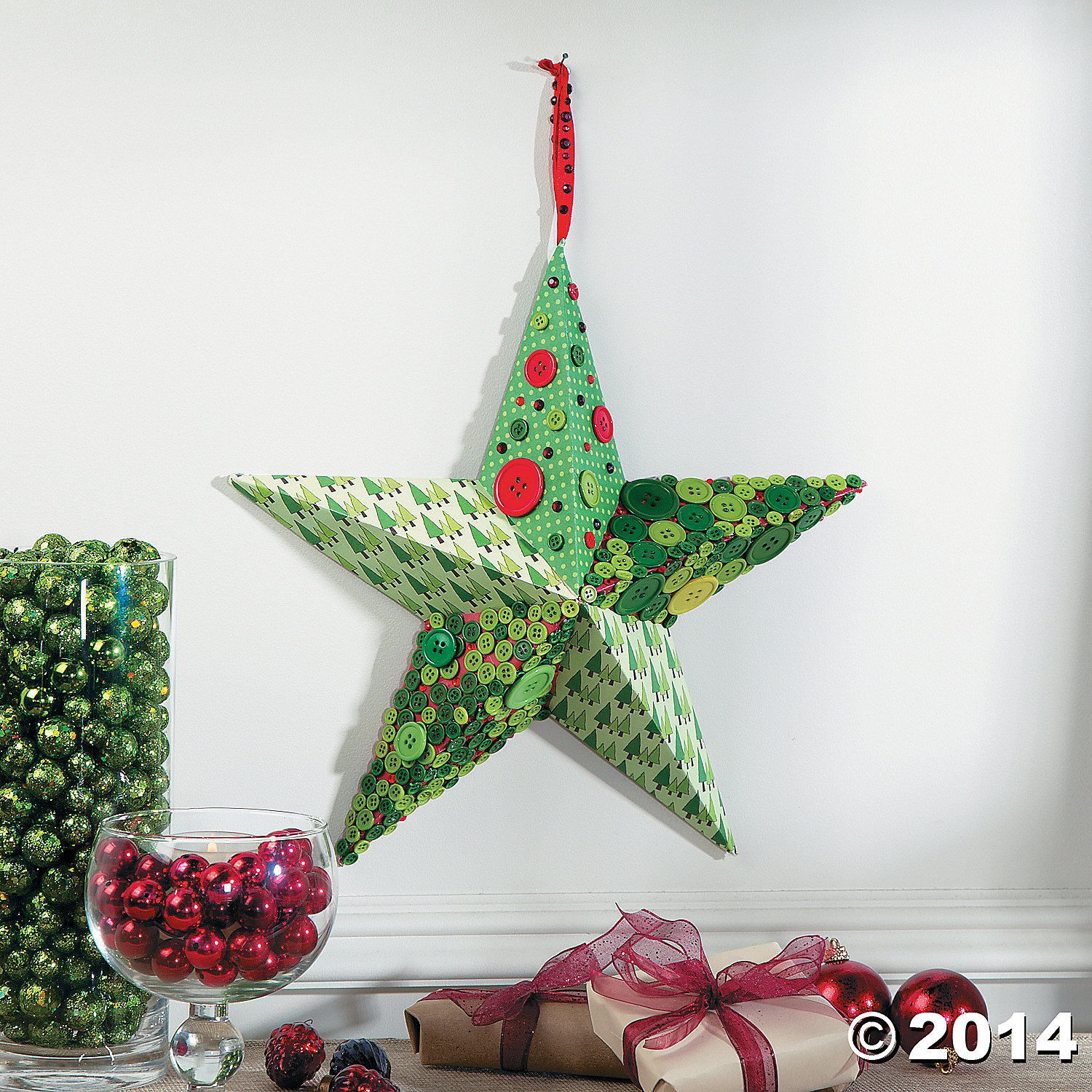 Christmas Bag of Buttons - 800 PK