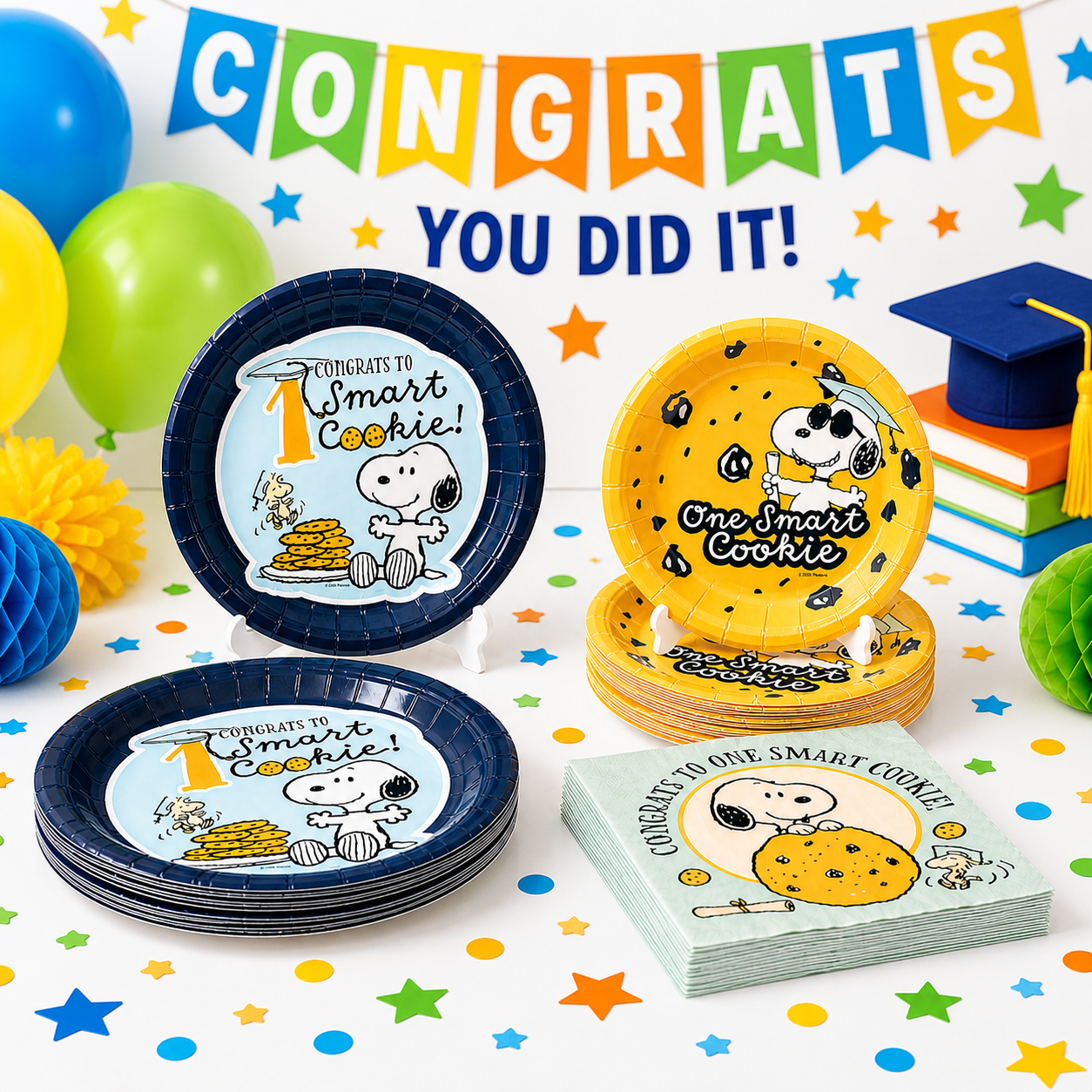 Snoopy Smart Cookie GRAD 200pc Party Pack