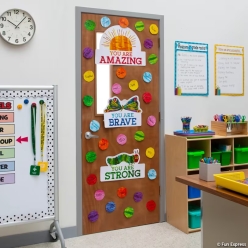The Very Hungry Caterpillar Door Decoraitng Kit