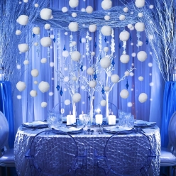 Hanging Snowball String Decorations 6pk